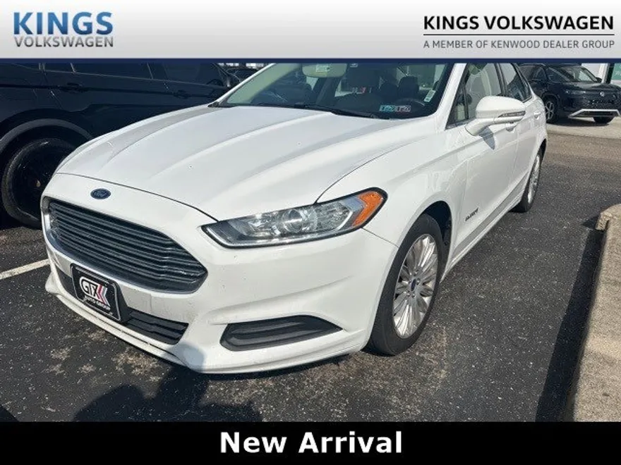 2016 Ford Fusion Hybrid SE photo 1
