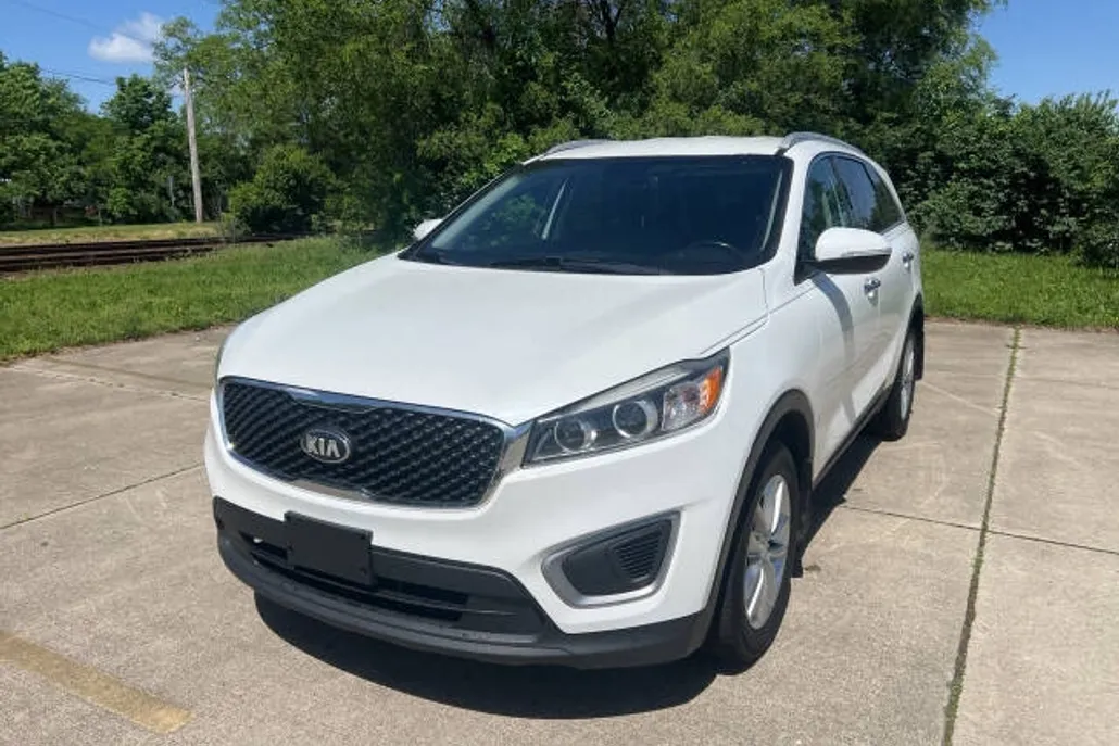 2016 Kia Sorento LX V6 photo 1