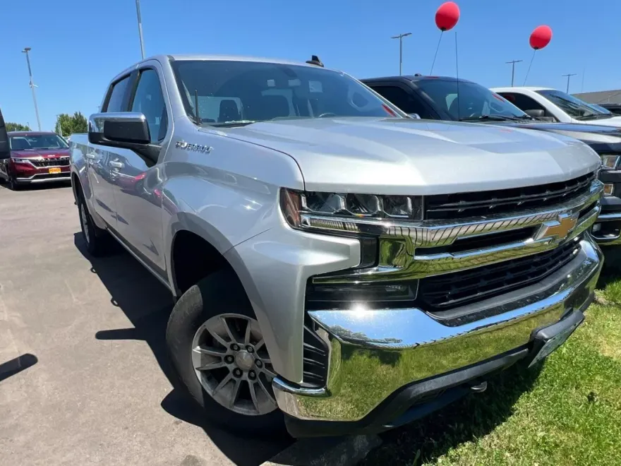 2021 Chevrolet Silverado 1500 LT photo 1