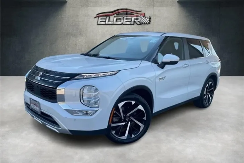 2023 Mitsubishi Outlander PHEV SE photo 1