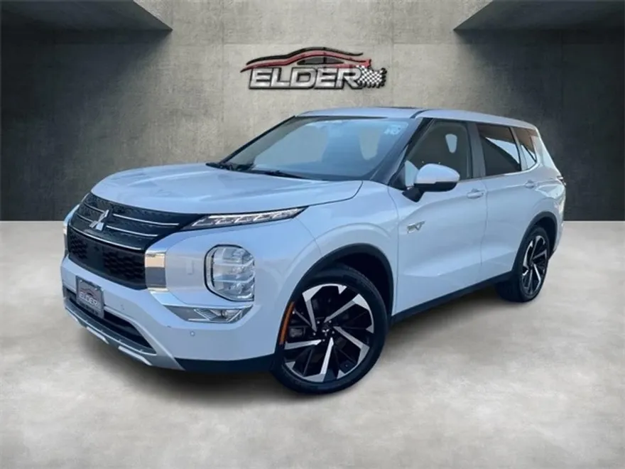 2023 Mitsubishi Outlander PHEV SE photo 1