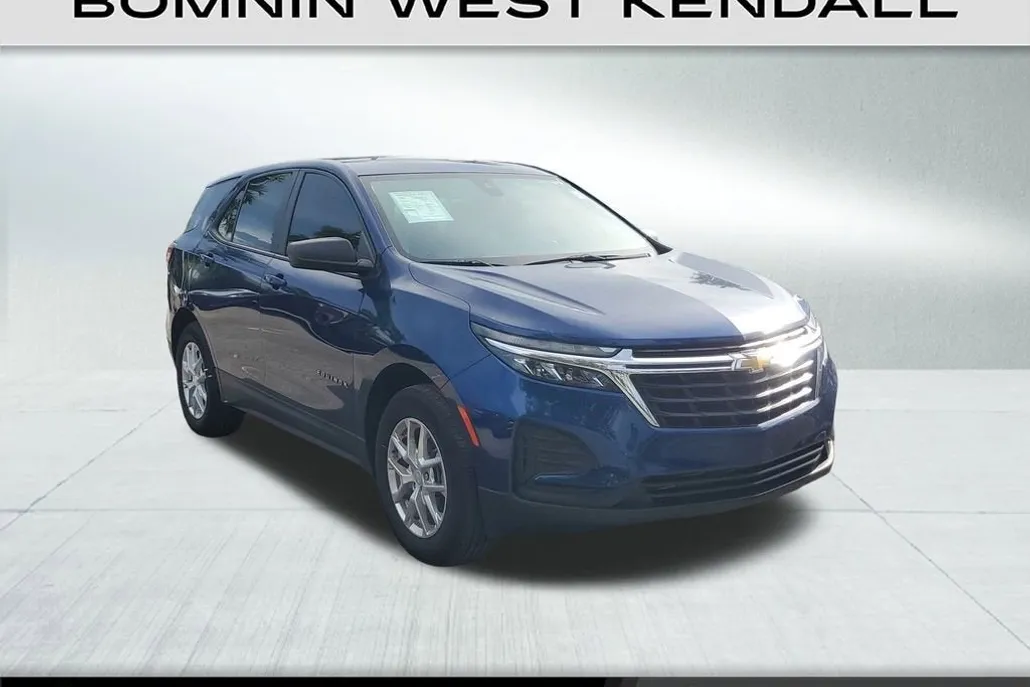 2022 Chevrolet Equinox LS photo 1