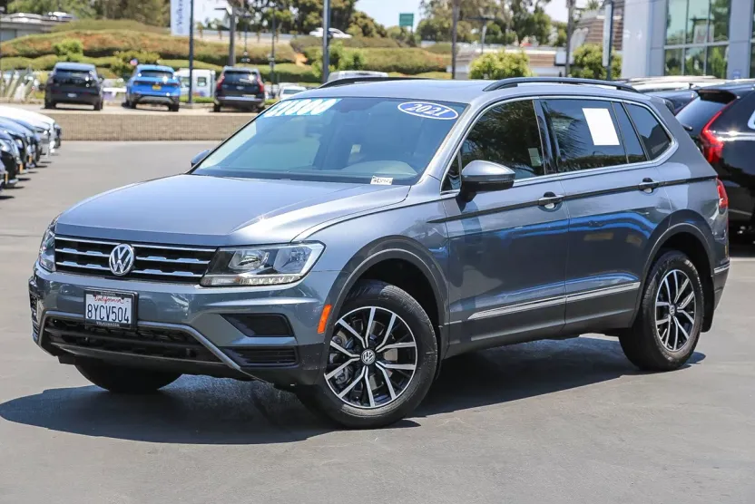 2021 Volkswagen Tiguan SE photo 1
