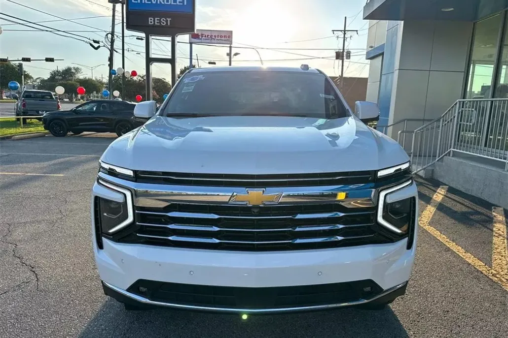 2025 Chevrolet Tahoe LT photo 1