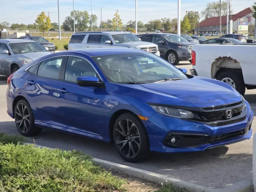 2019 Honda Civic Sport photo 2