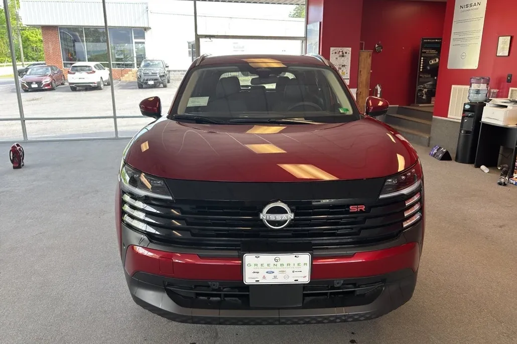 2025 Nissan Kicks SR photo 1