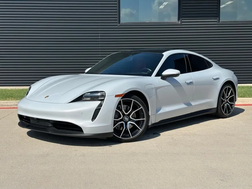 2023 Porsche Taycan photo 1