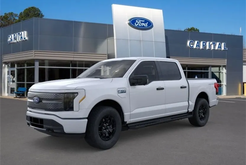 2025 Ford F-150 Lightning XLT photo 1