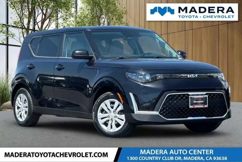 2023 Kia Soul LX photo 1