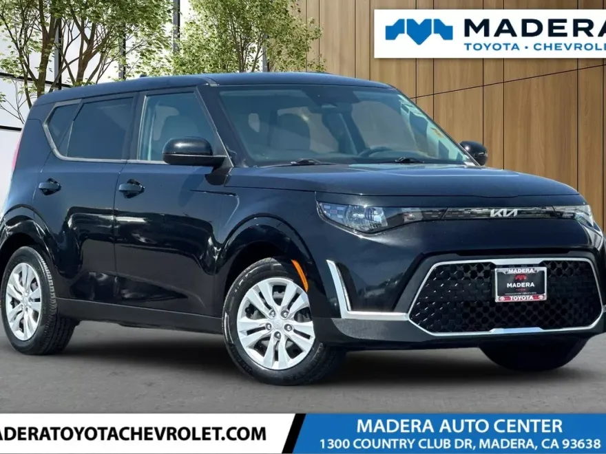 2023 Kia Soul LX photo 1