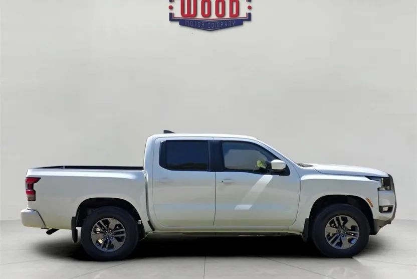 2025 Nissan Frontier SV photo 1
