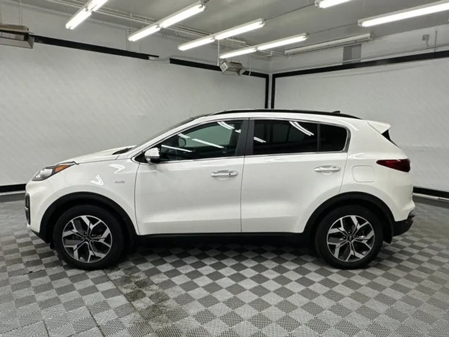 2021 Kia Sportage EX photo 1