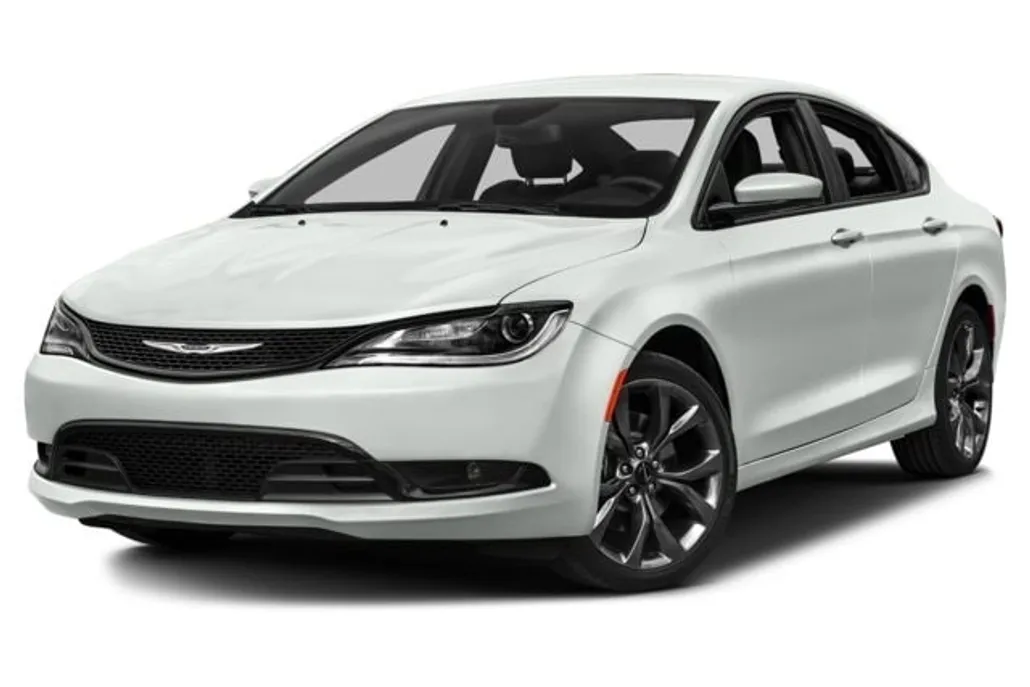 2016 Chrysler 200 S photo 1