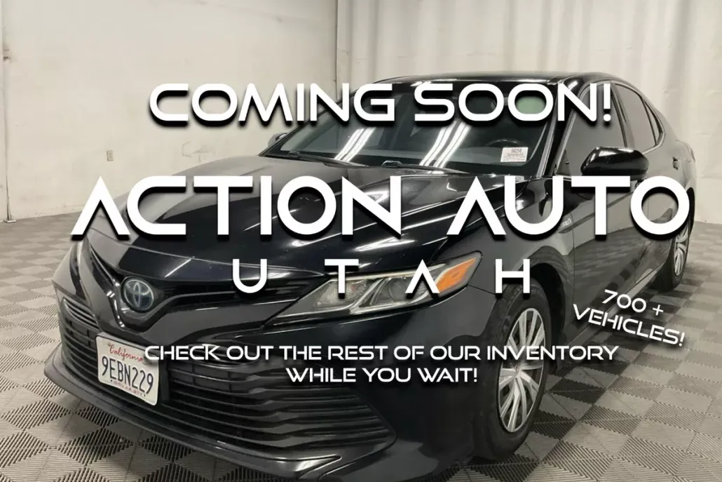 2019 Toyota Camry Hybrid LE photo 1