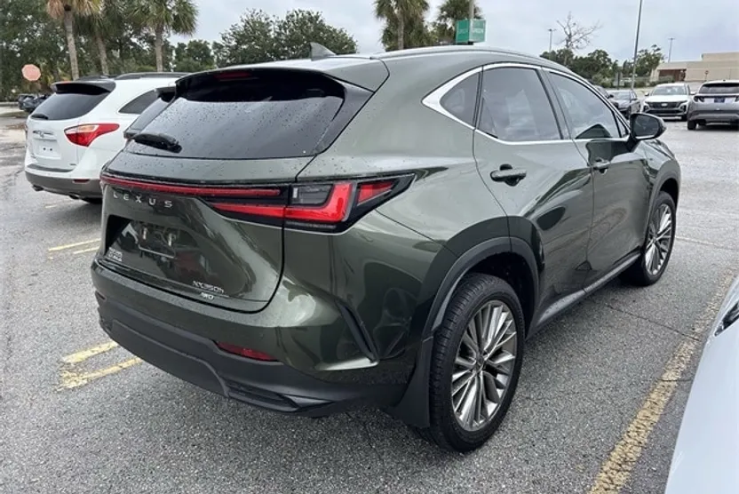 2022 Lexus NX 350h Premium photo 1