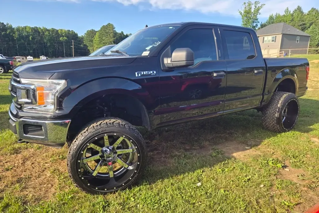2020 Ford F-150 XLT photo 1