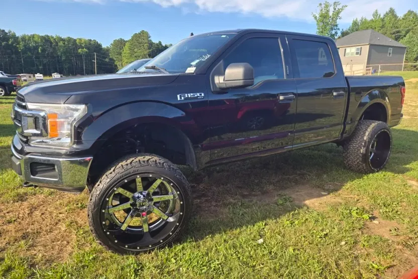 2020 Ford F-150 XLT photo 1