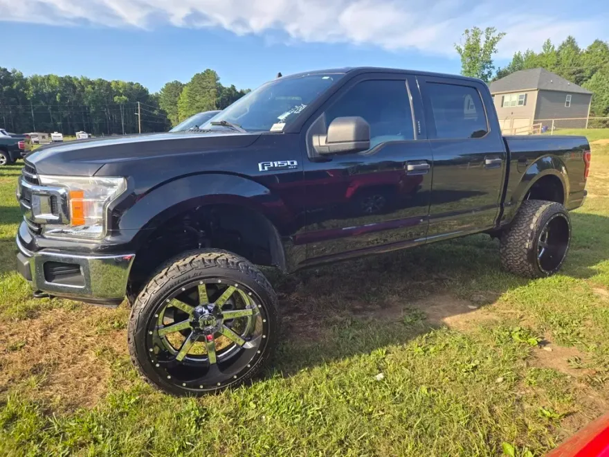 2020 Ford F-150 XLT photo 1