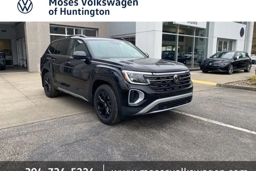 2025 Volkswagen Atlas Peak Edition SE photo 1