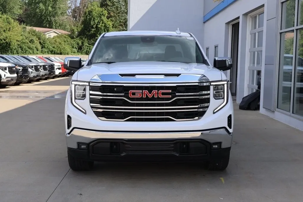 2026 Gmc Sierra 1500 SLT photo 1