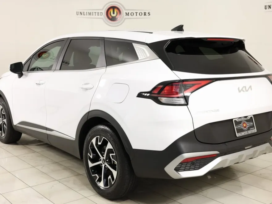 2023 Kia Sportage EX photo 1