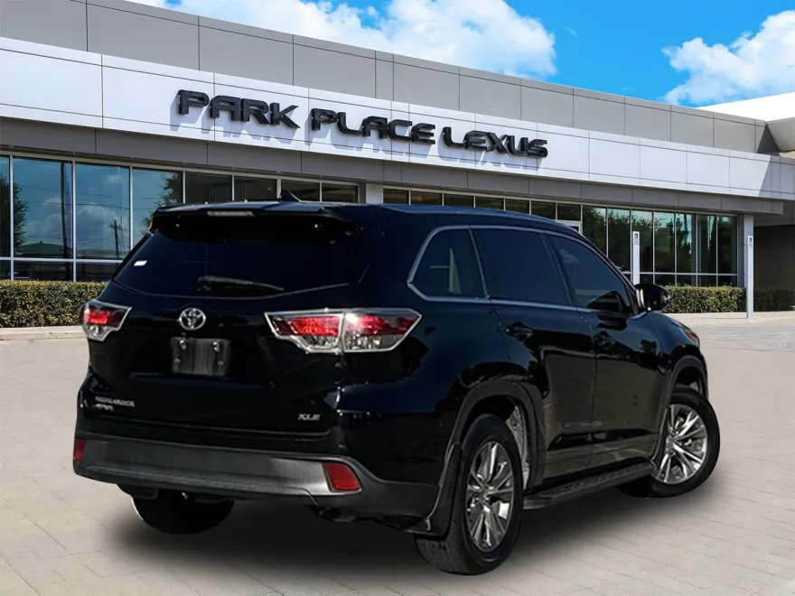 2015 Toyota Highlander XLE photo 1