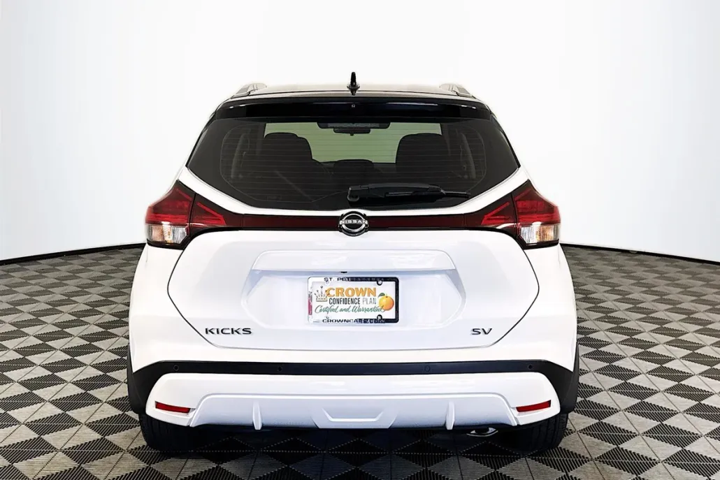 2022 Nissan Kicks SV photo 1