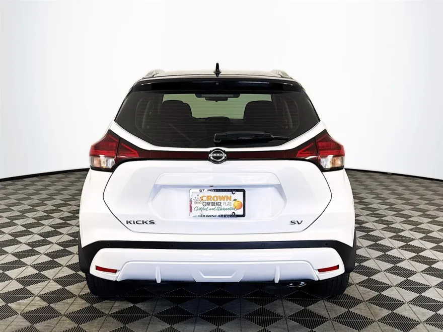 2022 Nissan Kicks SV photo 1