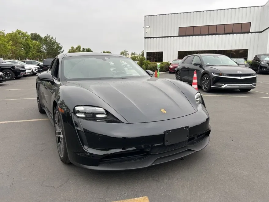 2021 Porsche Taycan Base photo 1