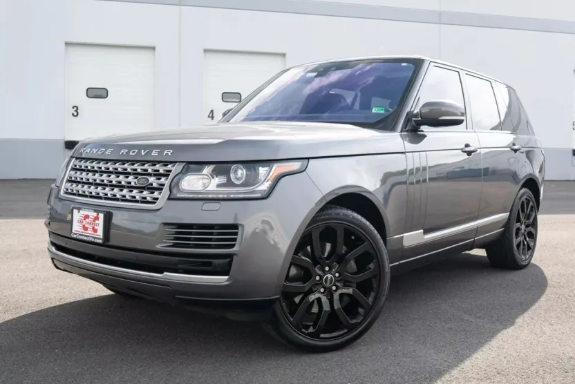 2017 Land Rover Range Rover HSE photo 1
