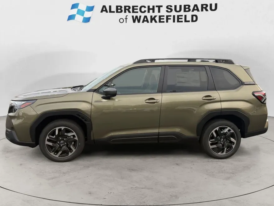 2025 Subaru Forester Premium photo 1
