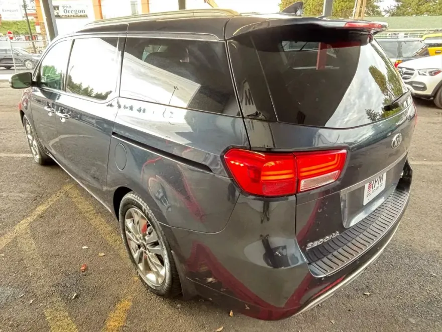 2015 Kia Sedona SX Limited photo 1