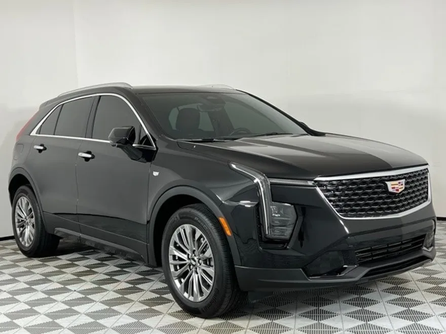 2024 Cadillac XT4 Premium Luxury photo 1