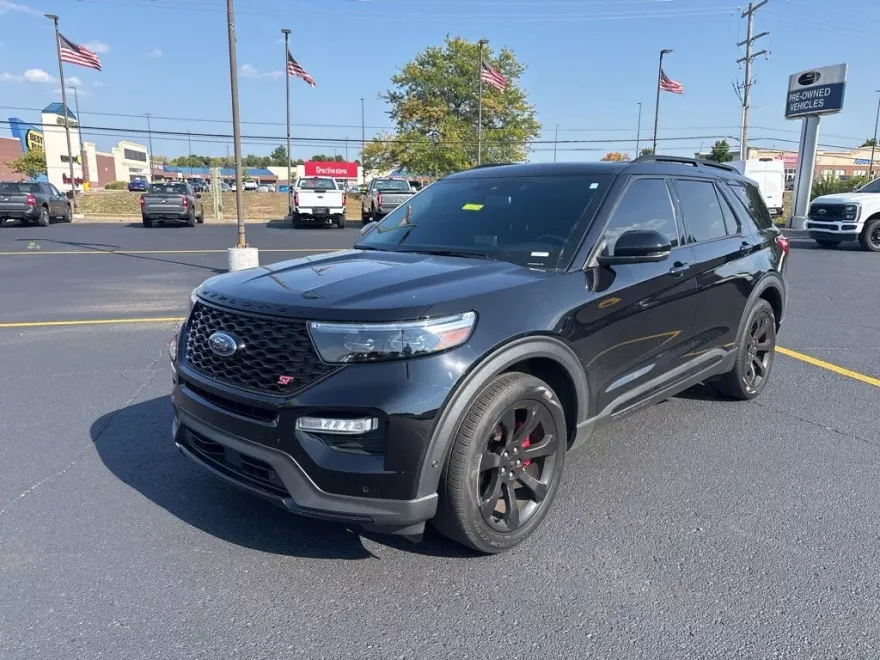 2021 Ford Explorer ST photo 1