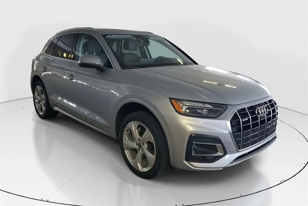 2021 Audi Q5 45 Premium Plus photo 1