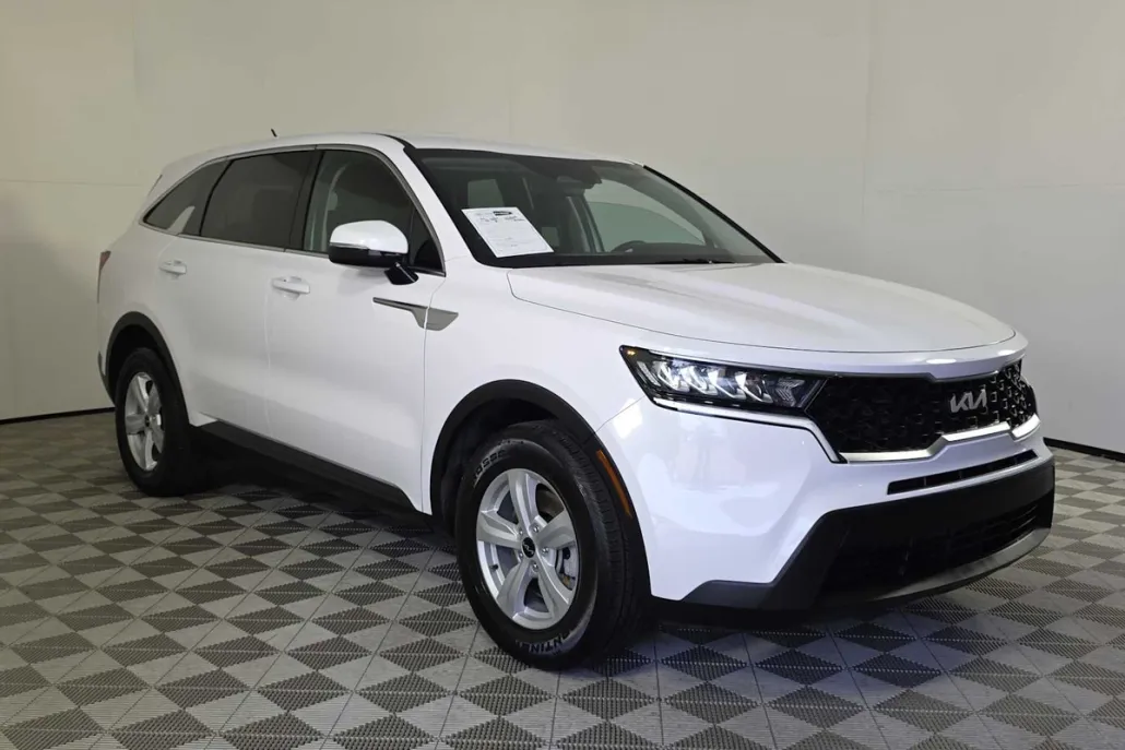 2022 Kia Sorento LX photo 1