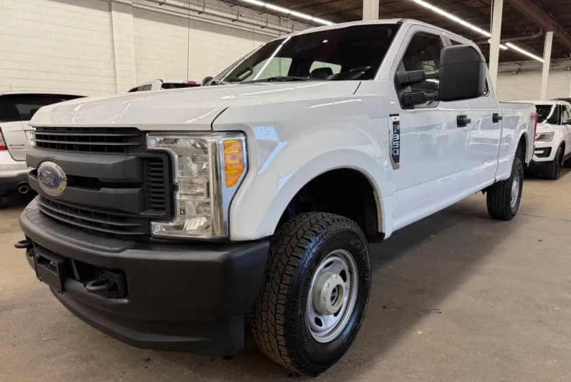 2017 Ford F-350 XL photo 1