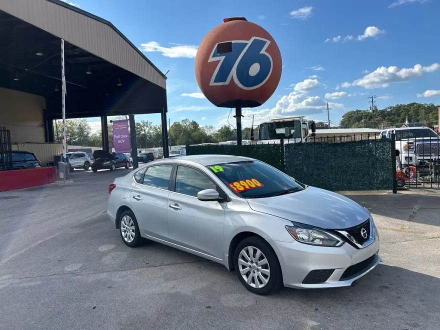 2019 Nissan Sentra S photo 1