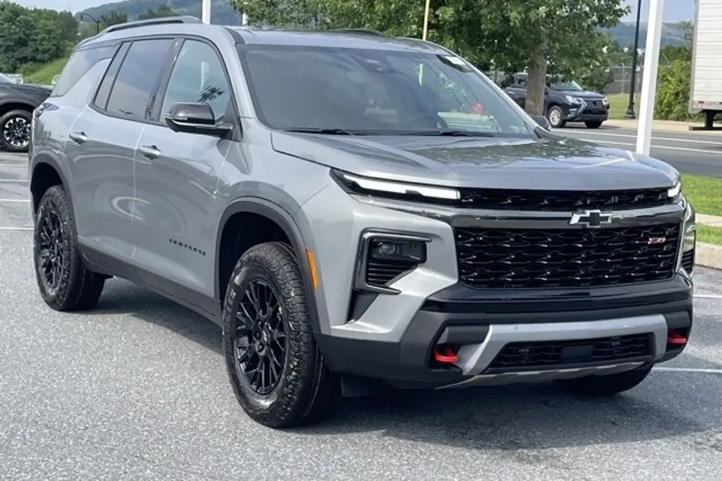 2026 Chevrolet Traverse Z71 photo 1