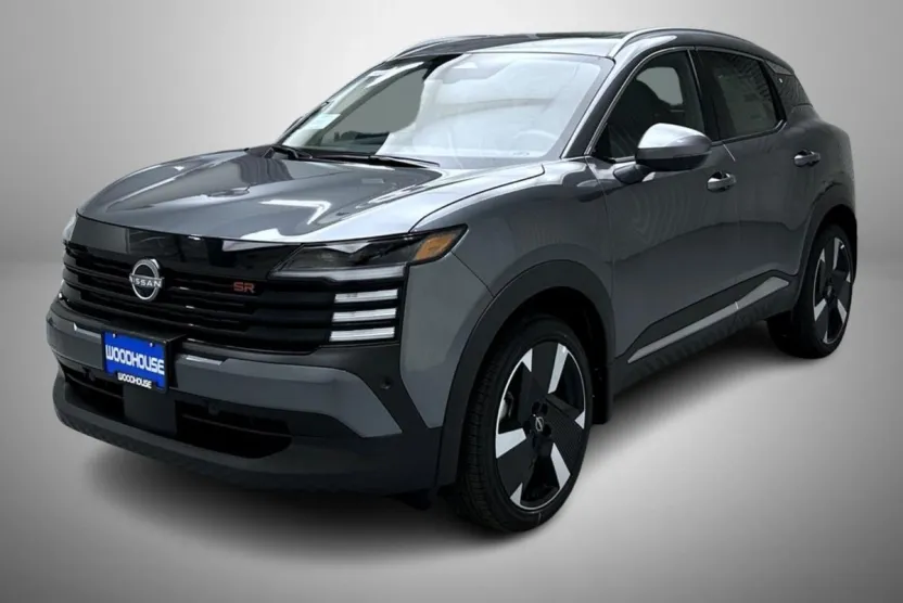 2025 Nissan Kicks SR photo 1