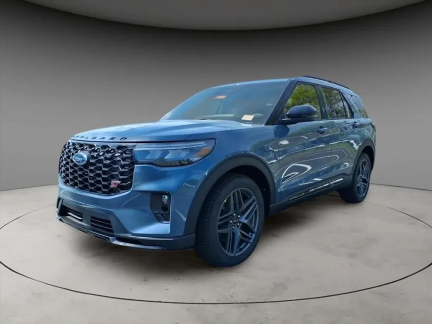 2025 Ford Explorer ST photo 1