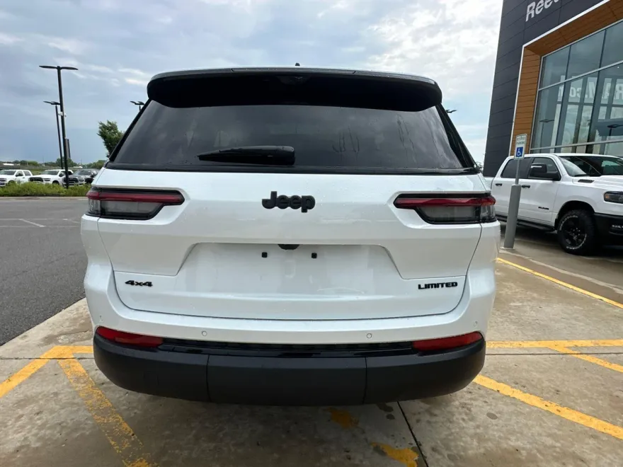 2025 Jeep Grand Cherokee Limited photo 1