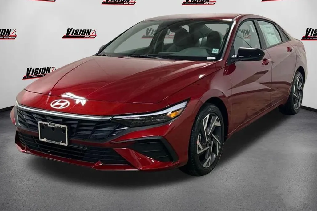2025 Hyundai Elantra SEL Sport photo 1