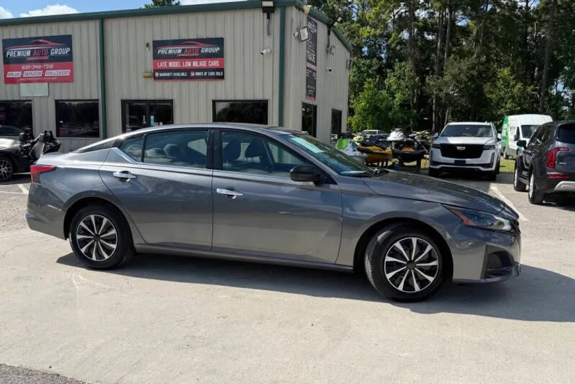 2024 Nissan Altima 2.5 S photo 1