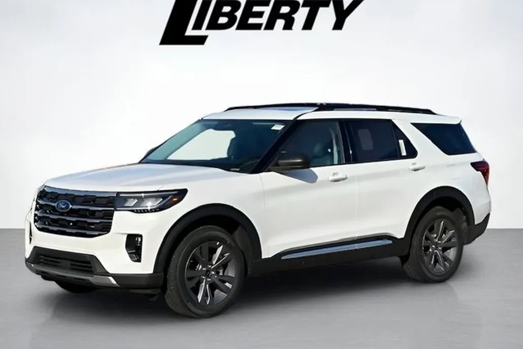 2025 Ford Explorer photo 1