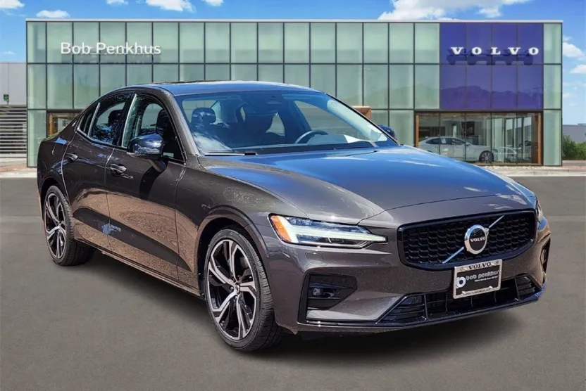 2025 Volvo S60 B5 AWD Core photo 1