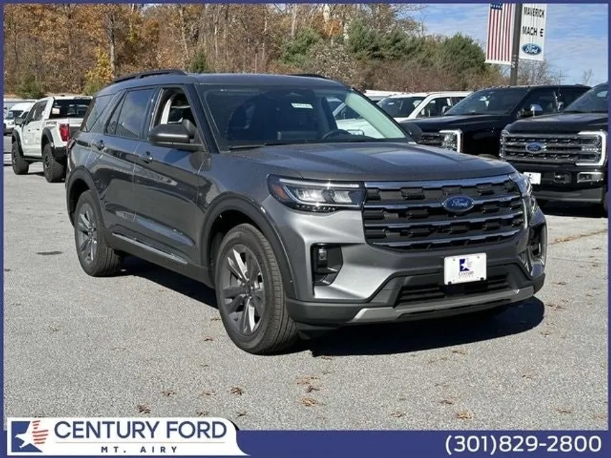 2025 Ford Explorer photo 1