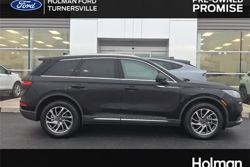 2022 Lincoln Corsair Standard photo 1