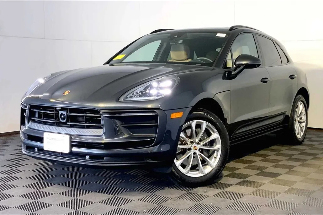 2025 Porsche Macan photo 1