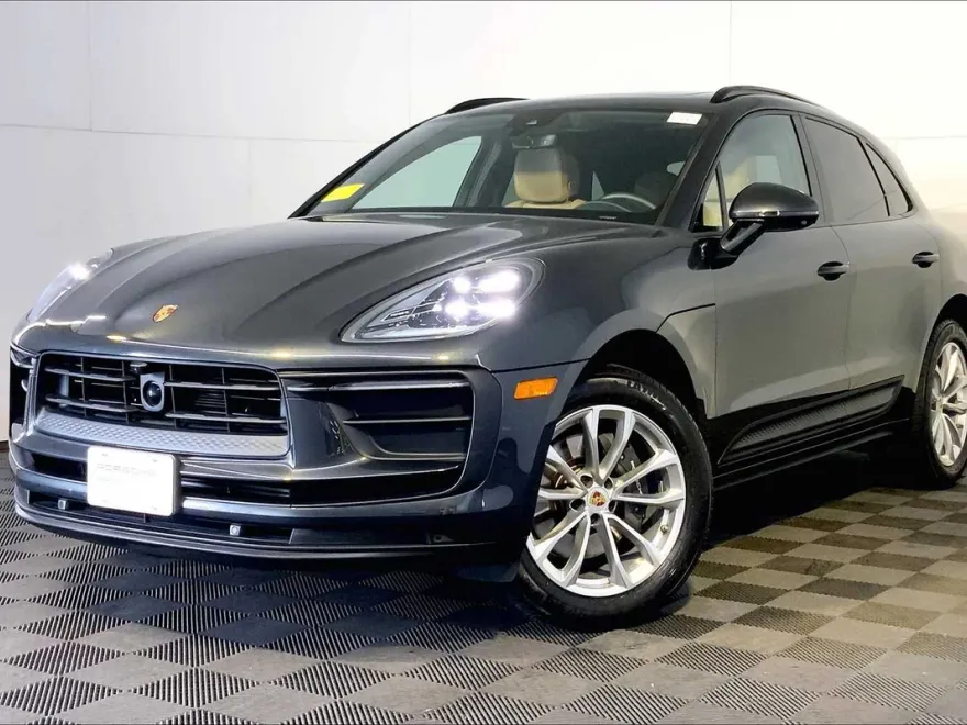 2025 Porsche Macan photo 1